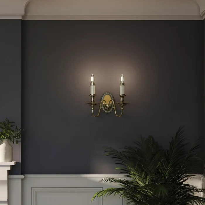Applique da parete in ottone dal design classico con 2 diffusori in tessuto Cambridge – 60W