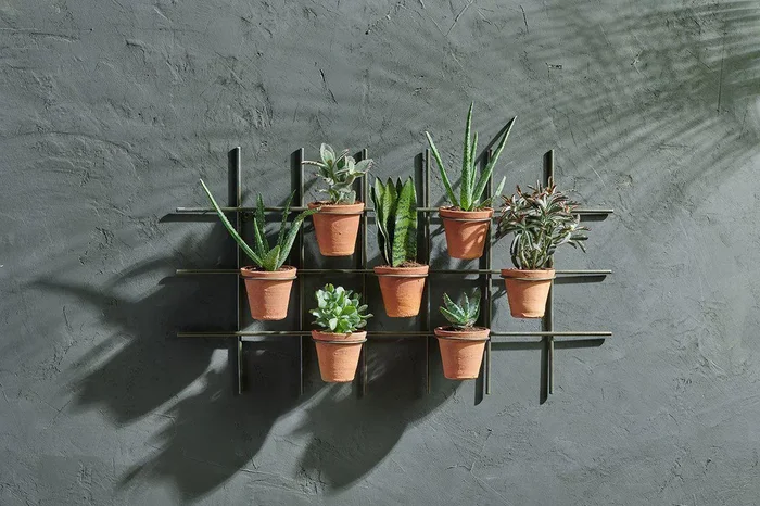 Jara Terracotta Wall Hung Planter