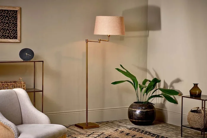 Kara Floor Lamp – Brass