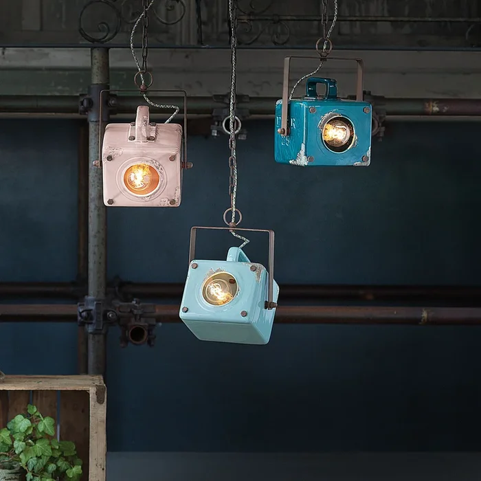 Lampada a sospensione dal design industrial con diffusore a cubico in ceramica Industrial – 53W