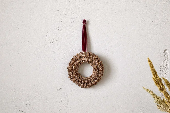 Madhi Mini Wreath Bauble – Brass