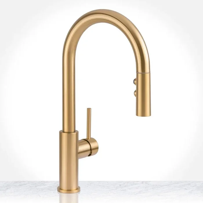 Single Handle Pull Down Kitchen Faucet in Gold