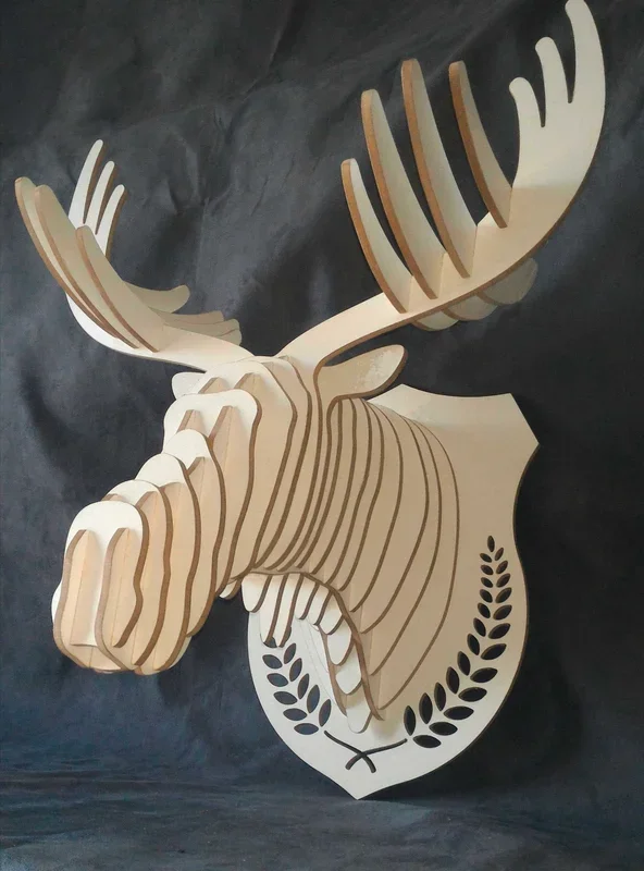 Trofeo testa alce in legno in stile Art déco